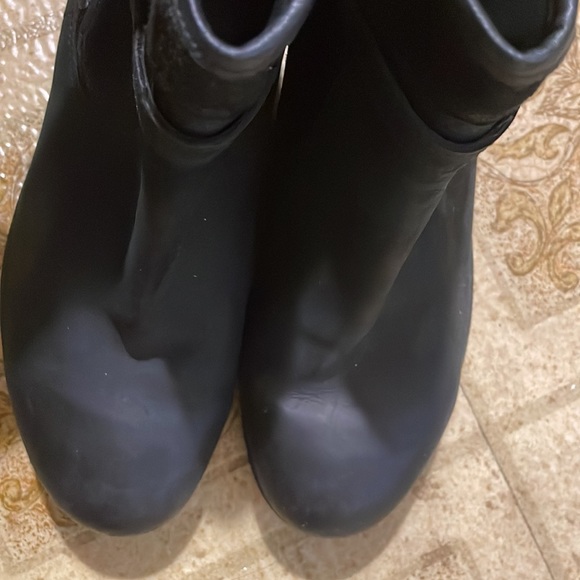 UGG Women's Indra Ankle Boot Black Wedge Waterproof size 8 - Picture 5 of 8